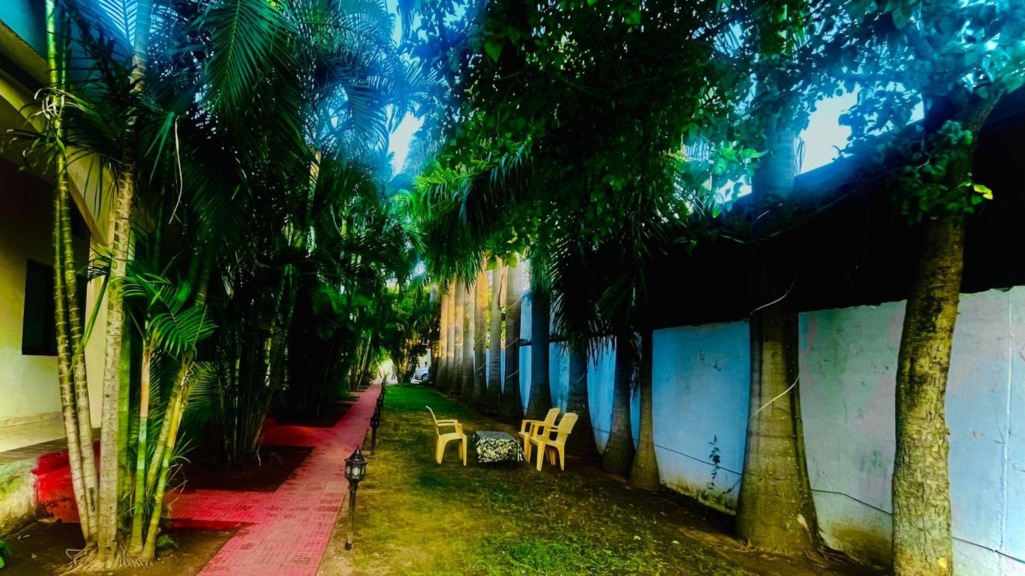 Hotel Jungle Palace Resort Umariā Exterior foto